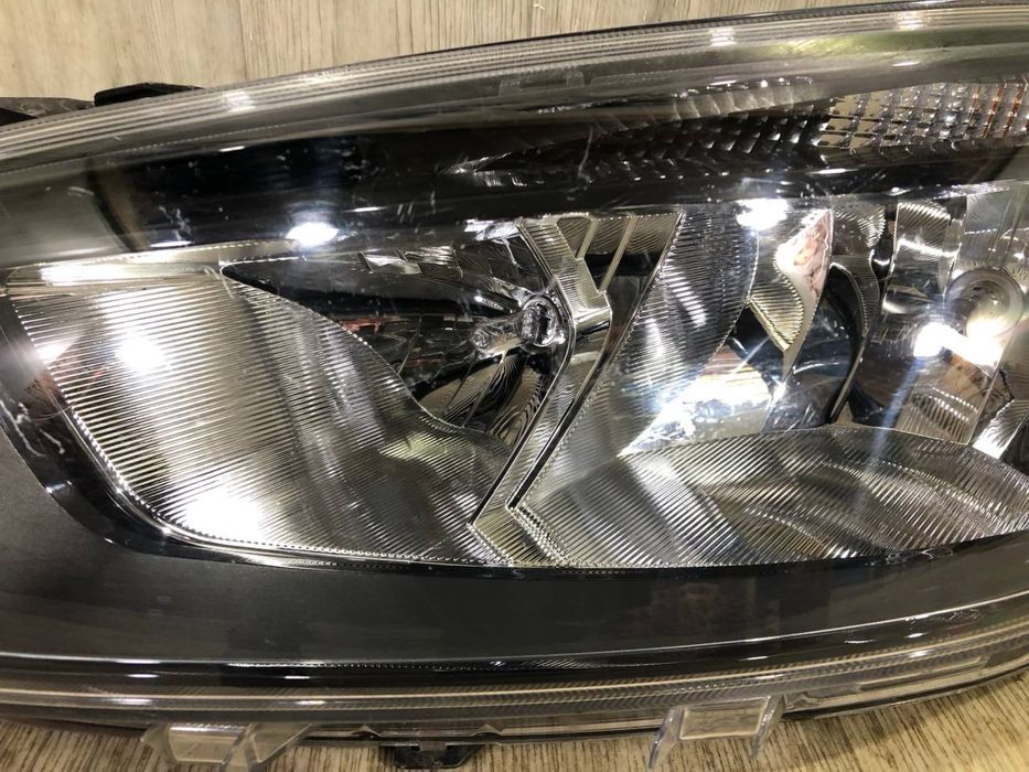 Фара передняя левая Ford Transit Courier (2017-2023 г.) JT7613W030CD