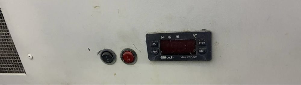 Десертна (кондитерська) вітрина