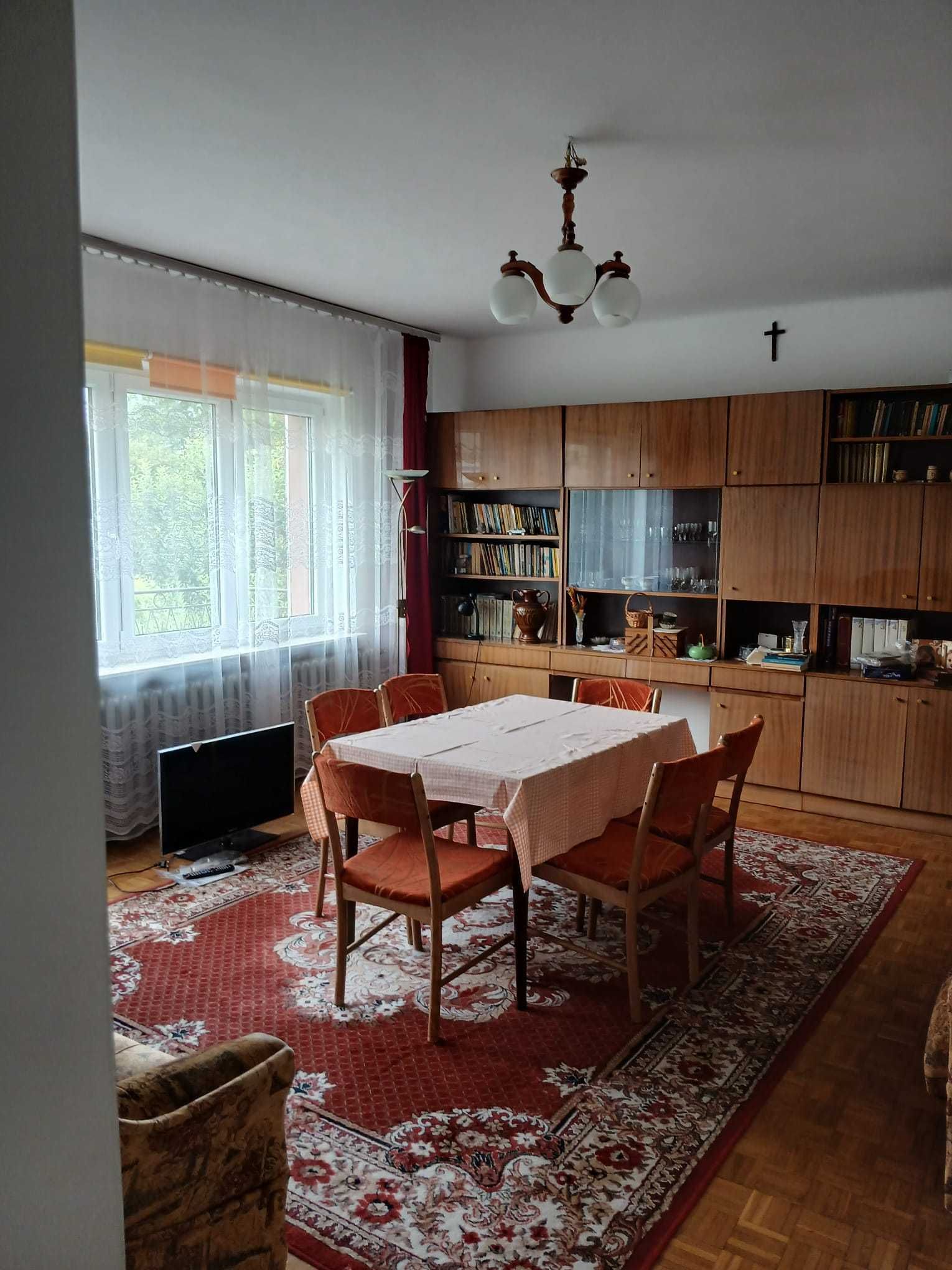 Pilnie. Atrakcyjny dom - duża działka - garaż - spokojna okolica