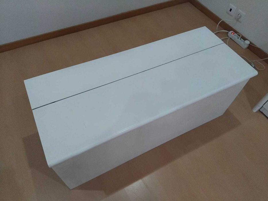 Moveis Criança - Cama-Secretaria- Mesa de cabeçeira- Bau -cadeira