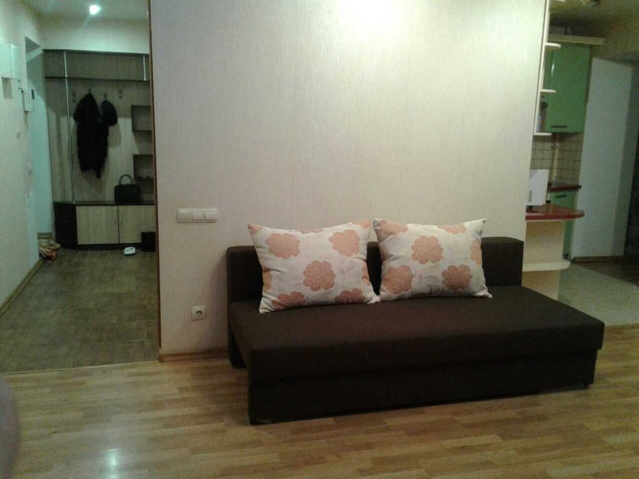 Розкішна студія. Центр. Житній ринок, вул. Лятошинського. Документи