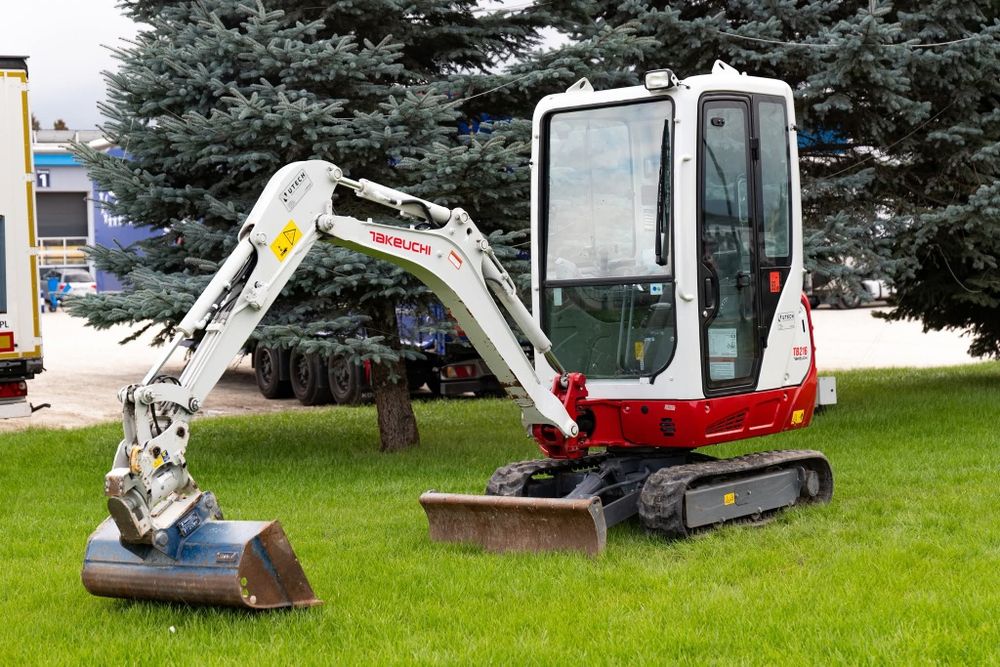 Minikoparka Takeuchi TB216+ 3 łyżki Lehnhoff. Przejęcie leasingu