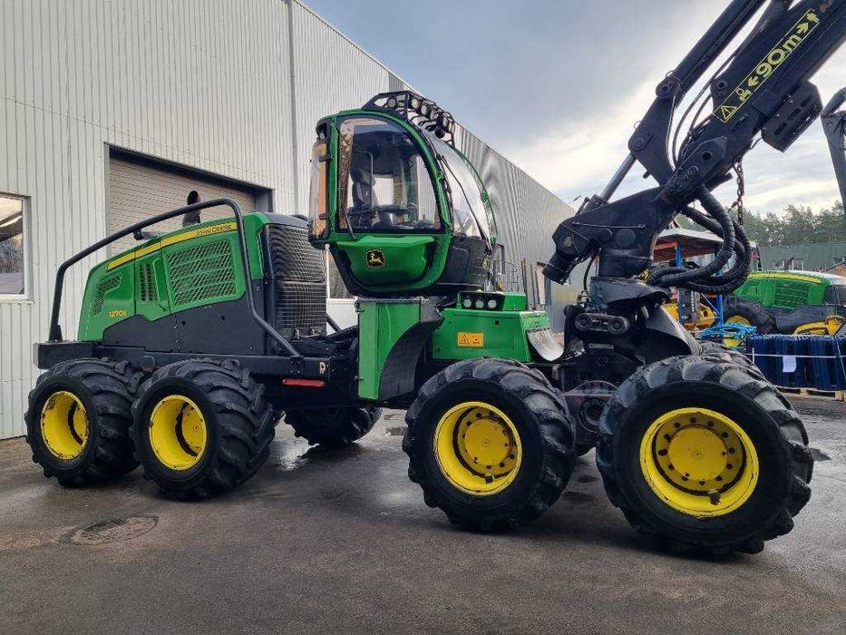 John Deere 1270E 8W IT4 Harvester