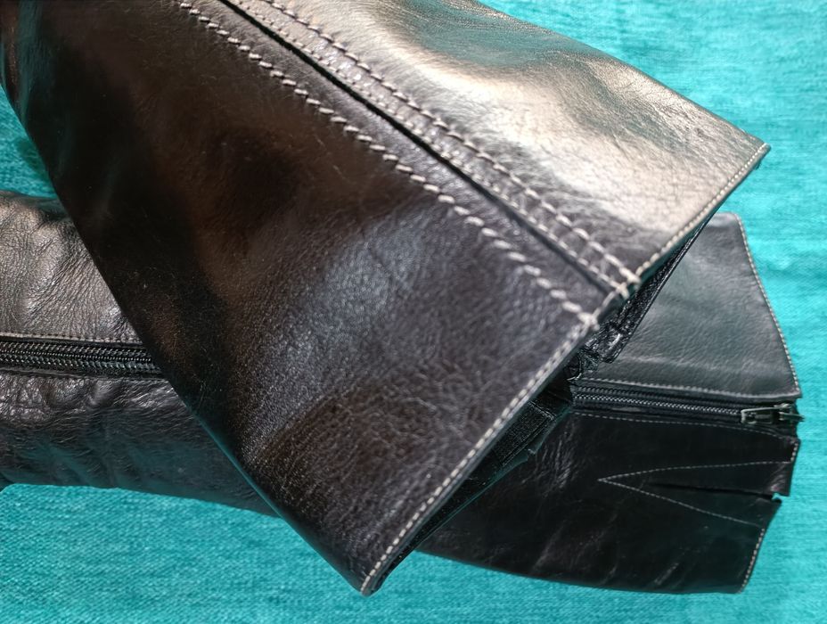 Botas em pele - Pretas