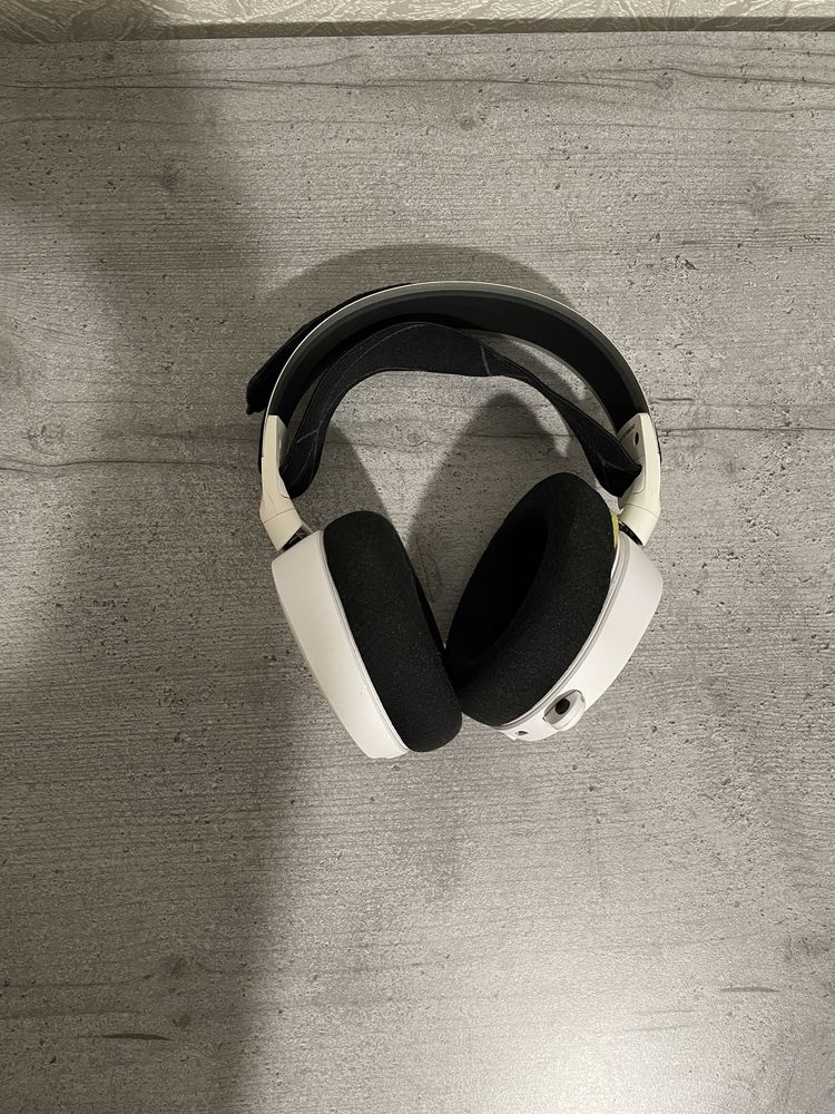 Игровые наушники SteelSeries Arctis 7