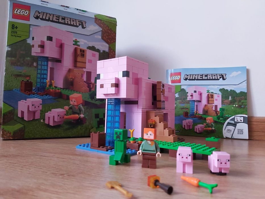 Lego Minecraft 21170 Dom w kształcie świni.