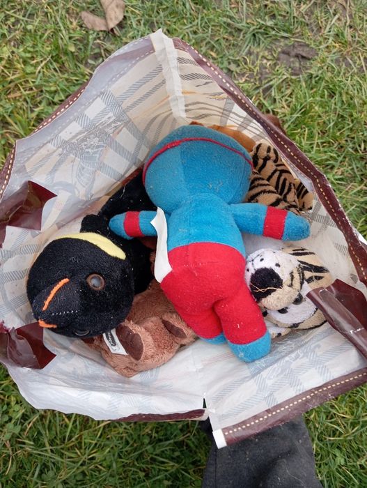 М'які іграшки кульок декілька