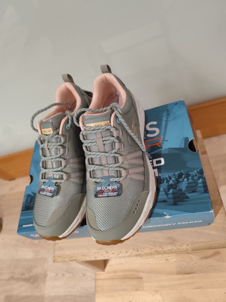 Sapatilhas Skechers 38 mulher ( 60€ até 6 feira)