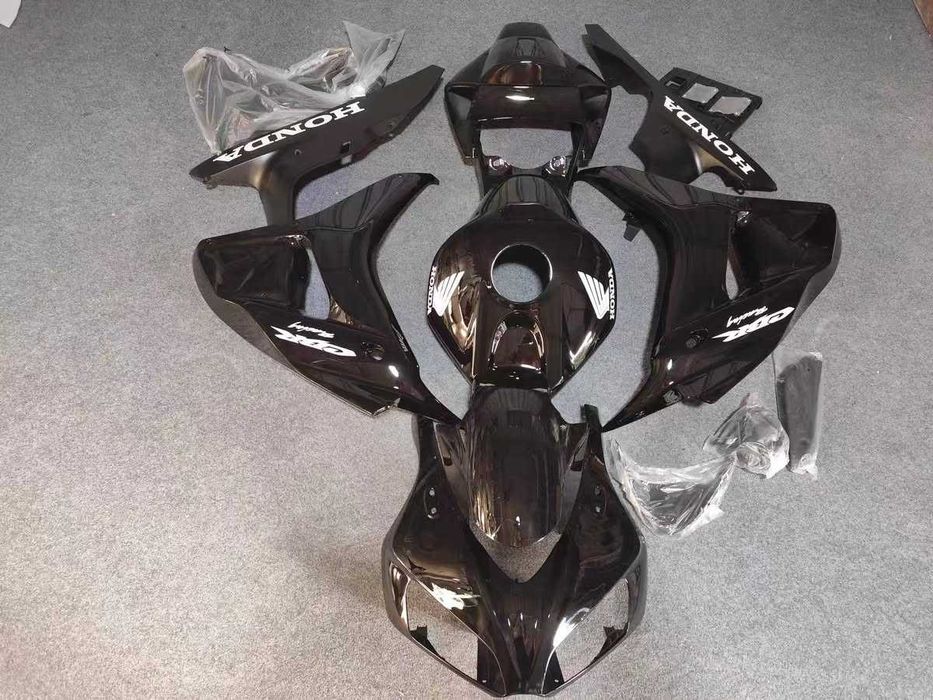 Komplet owiewek Honda CBR 1000 RR 04 05 SC57A