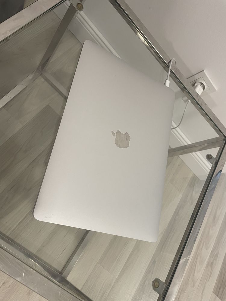 Macbook Air 13,3 A1932 rok 2018