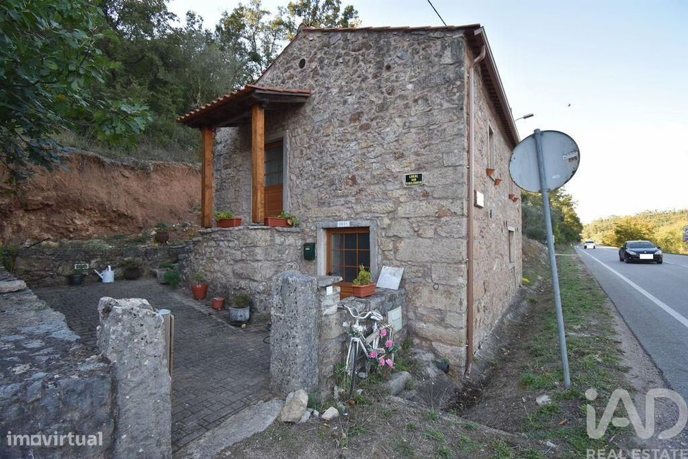 Casa / Villa T2 em Cumeeira de 104 m2