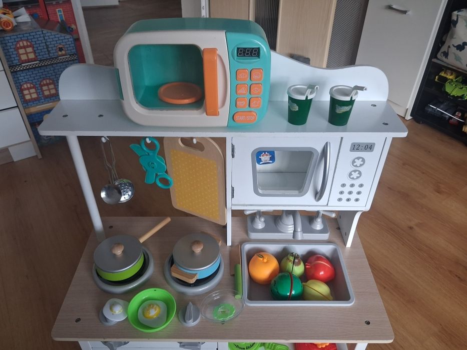 Kuchnia dla dzieci plus mikrofalówka i dużo akcesoriów