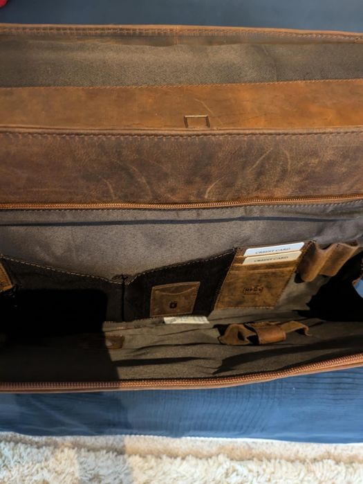 Torba skórzana na ramię aktuwka, torba na laptopa