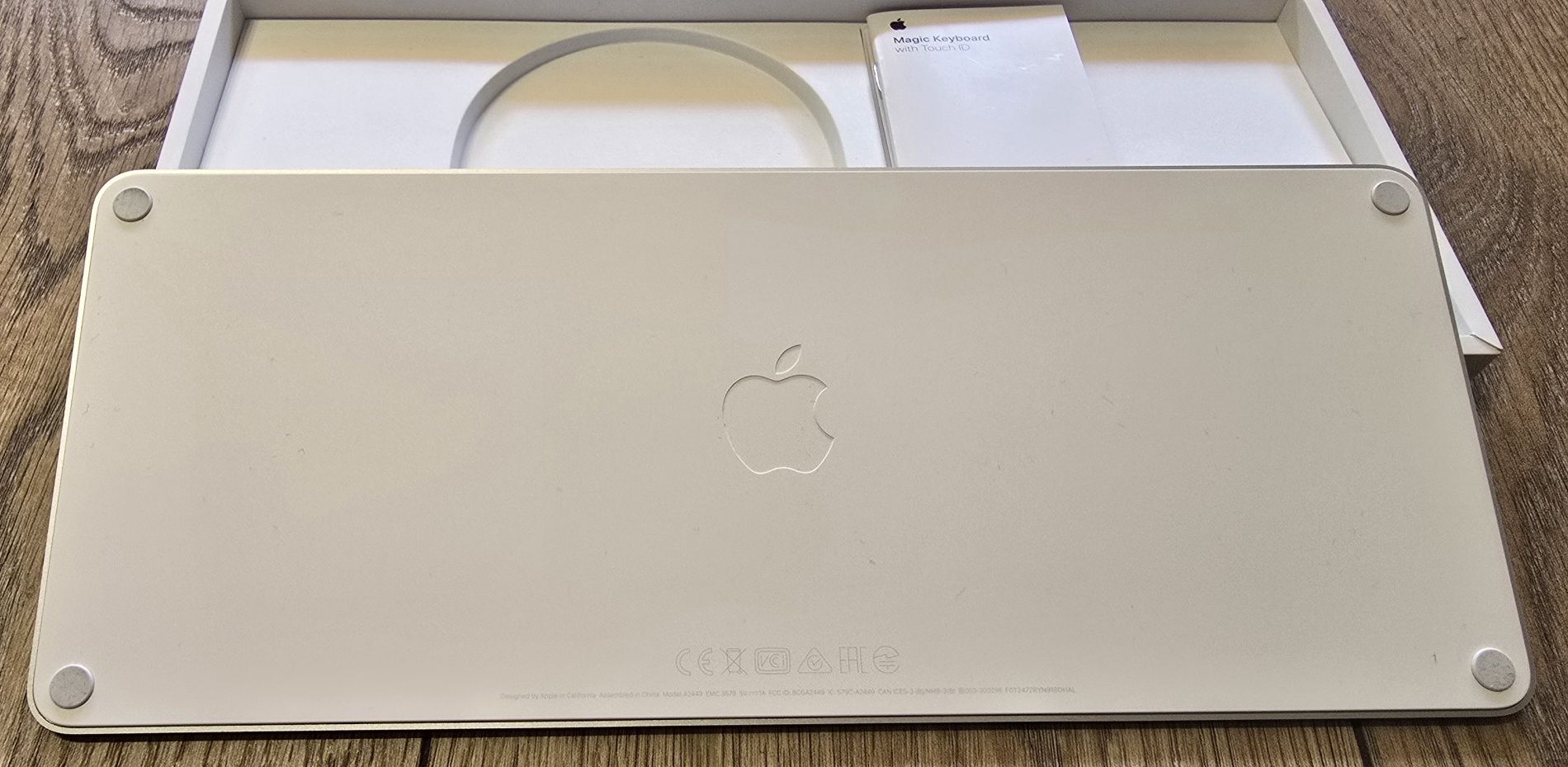 Apple klawiatura Magic Keyboard z Touch ID jak nowa