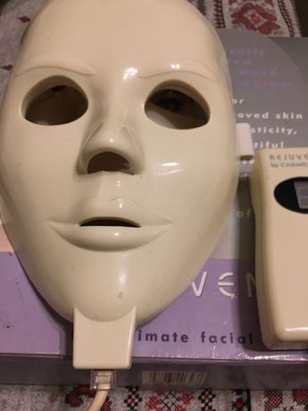 Масажер для микротоковоі терапіі обличчя