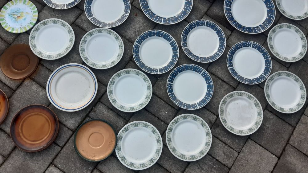 Stare różne talerze z prl-u.