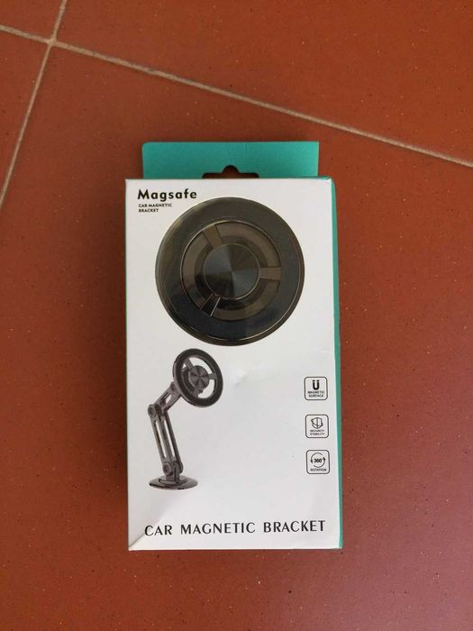 Suporte magnético para telemóvel -- uso no carro