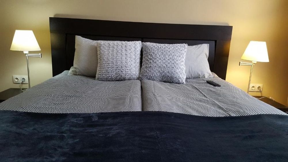 Здається 1кім. квартира вул. Куліша 4. в центрі міста подобово.