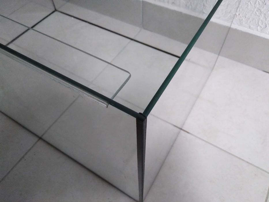 Прочный аквариум на 100 л ,объём 100  сто литров, из толстого стекла