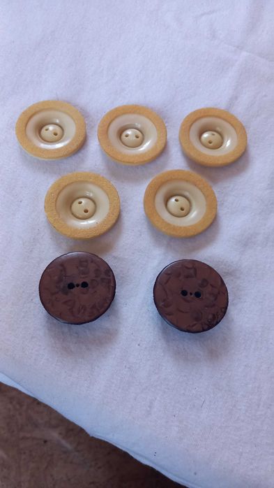 Botões grandes antigos