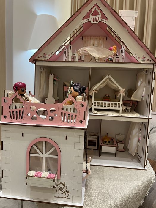 Дитячий деревʼяний будиночок