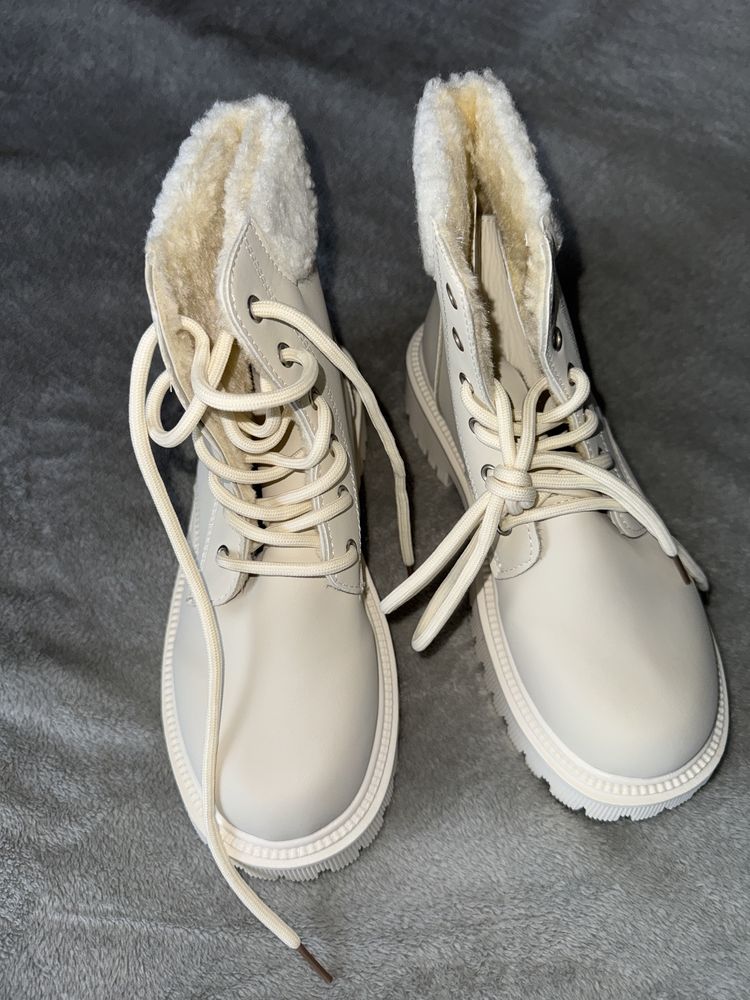 Bota off white 37