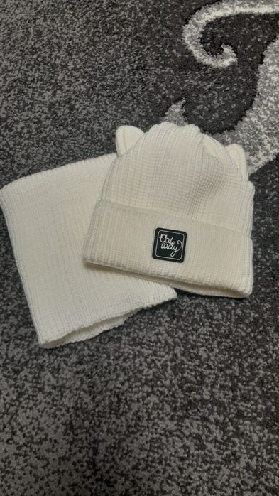 Зимова шапка для дівчинки