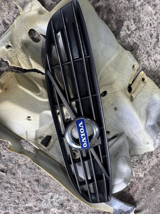 Решітка радіатора решотка радиатора volvo s60 v60 xc60 xc40
