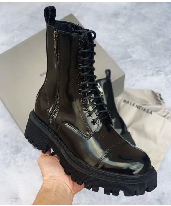 Ботинки 39 размер, состояние отличное. Кожа, лак