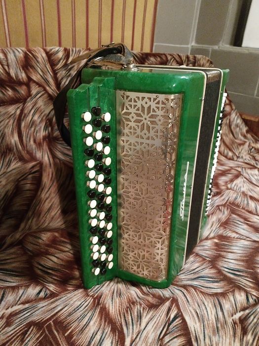 Продам баян в гарному стані.
