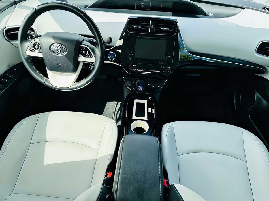 Toyota Prius      2016