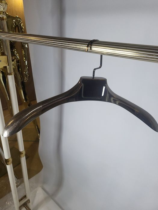 Продам новые мужские плечики