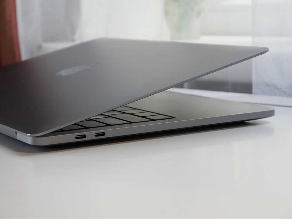 MacBook Pro 2020 | i7/16/512 | Новий!
