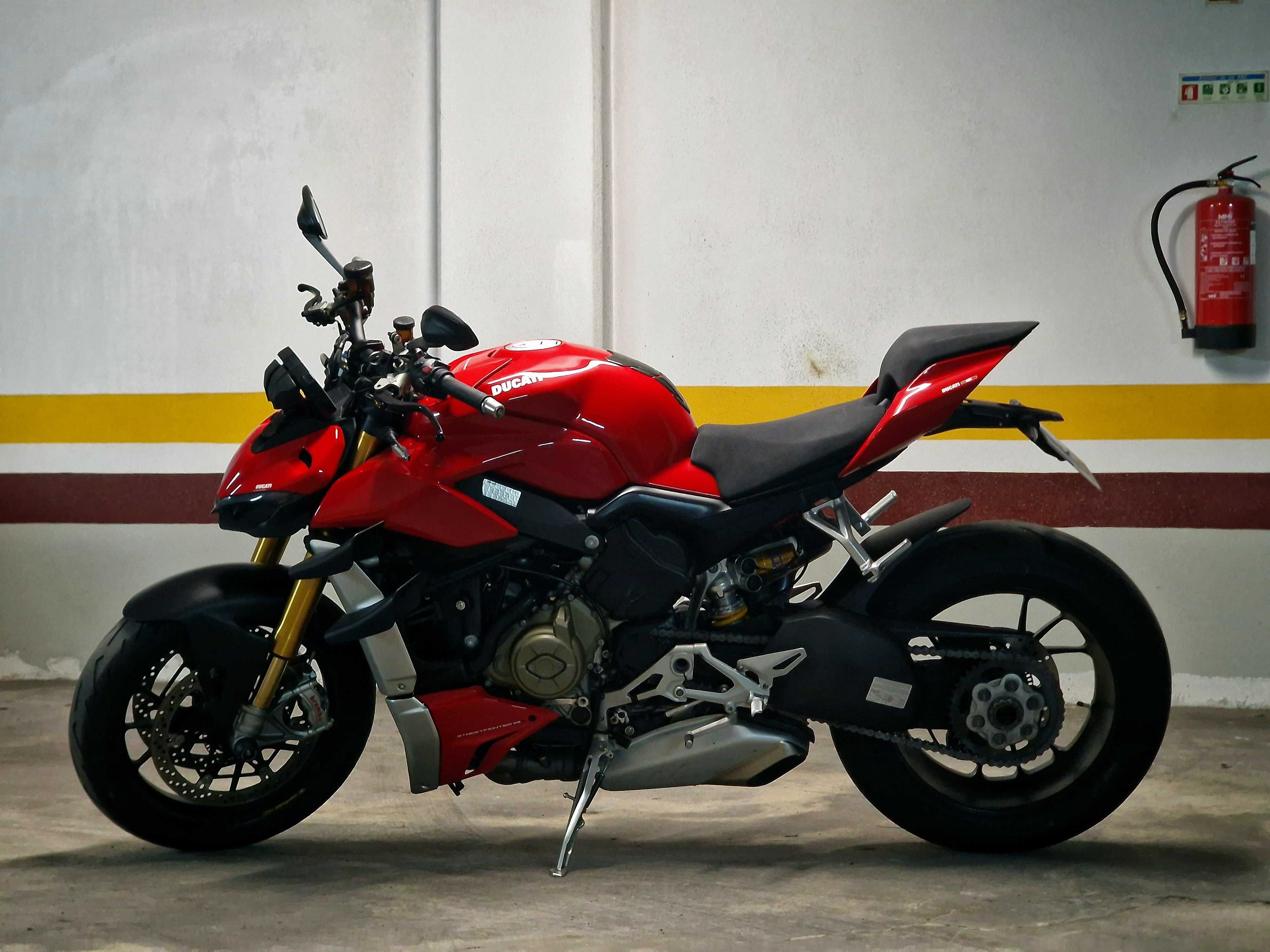 Ducati Streetfighter V4S 2020