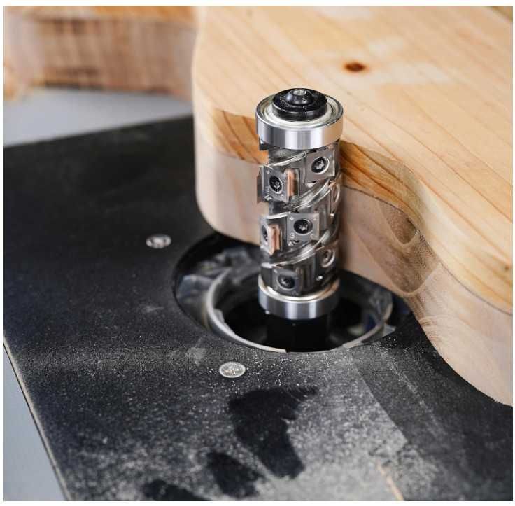 Frez do krawędzi z 14 wymiennymi płytkami, uchwyt 12mm, średnica 32mm