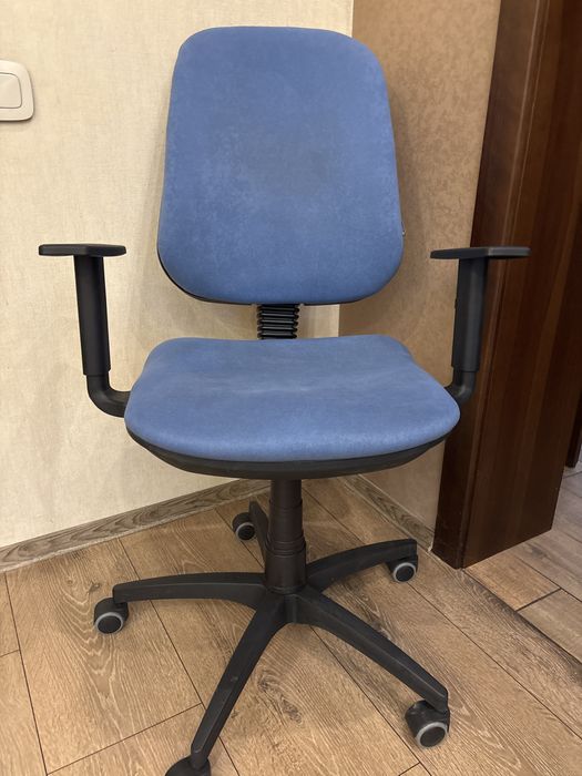 Крісло учнівське