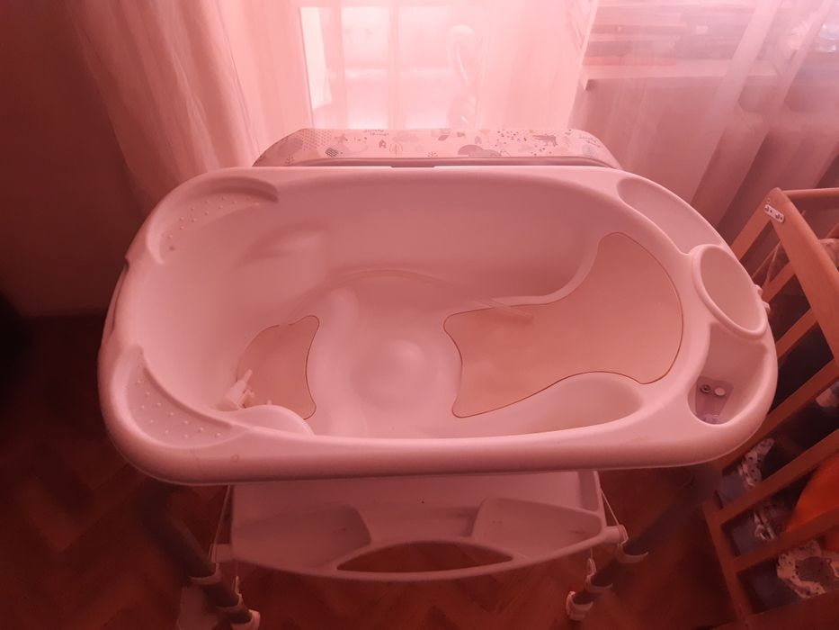 Пеленальний столик