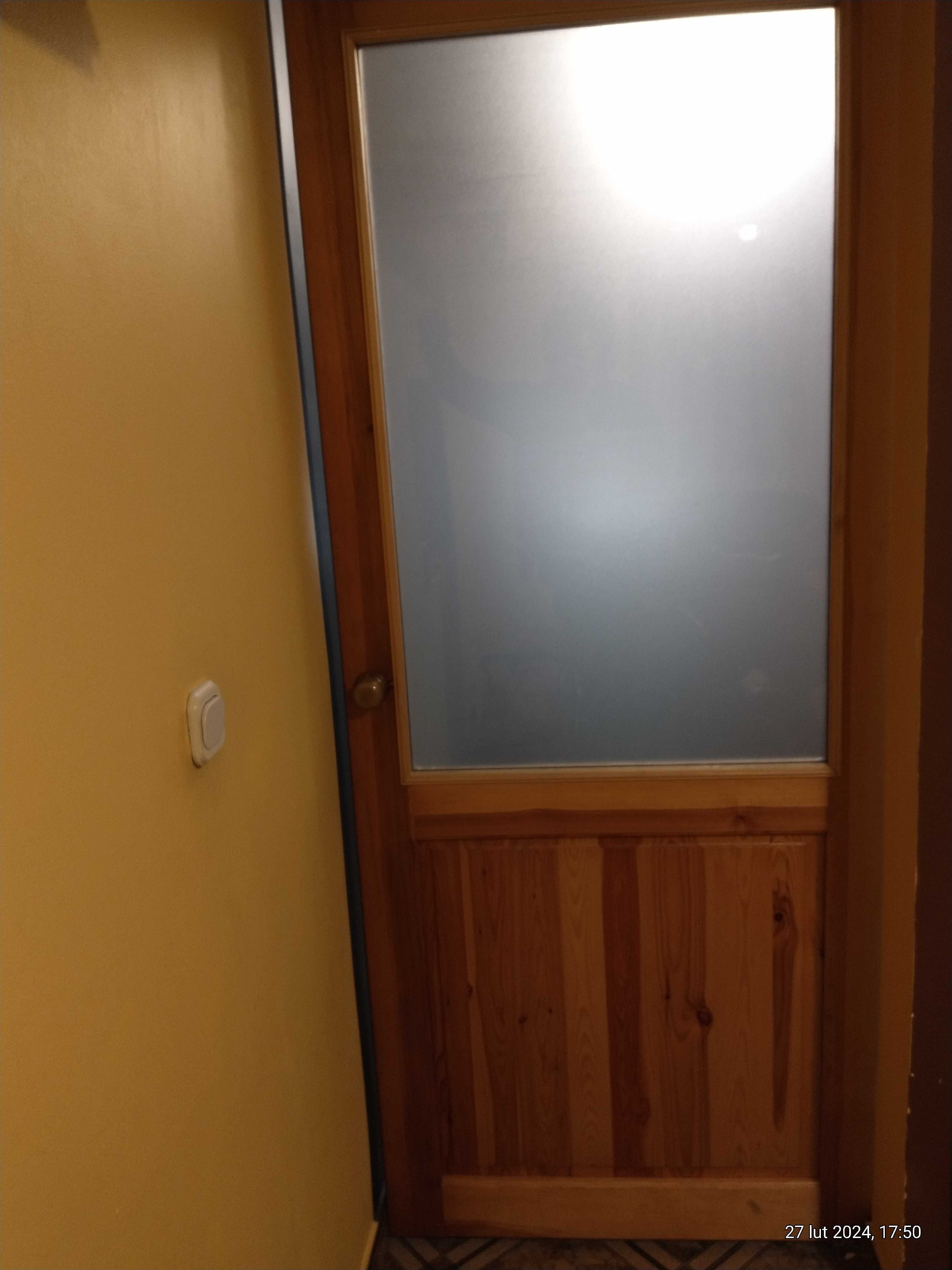 Drzwi przesuwne drewniane sosnowe z szybą , szerokość 88 wysokość 212