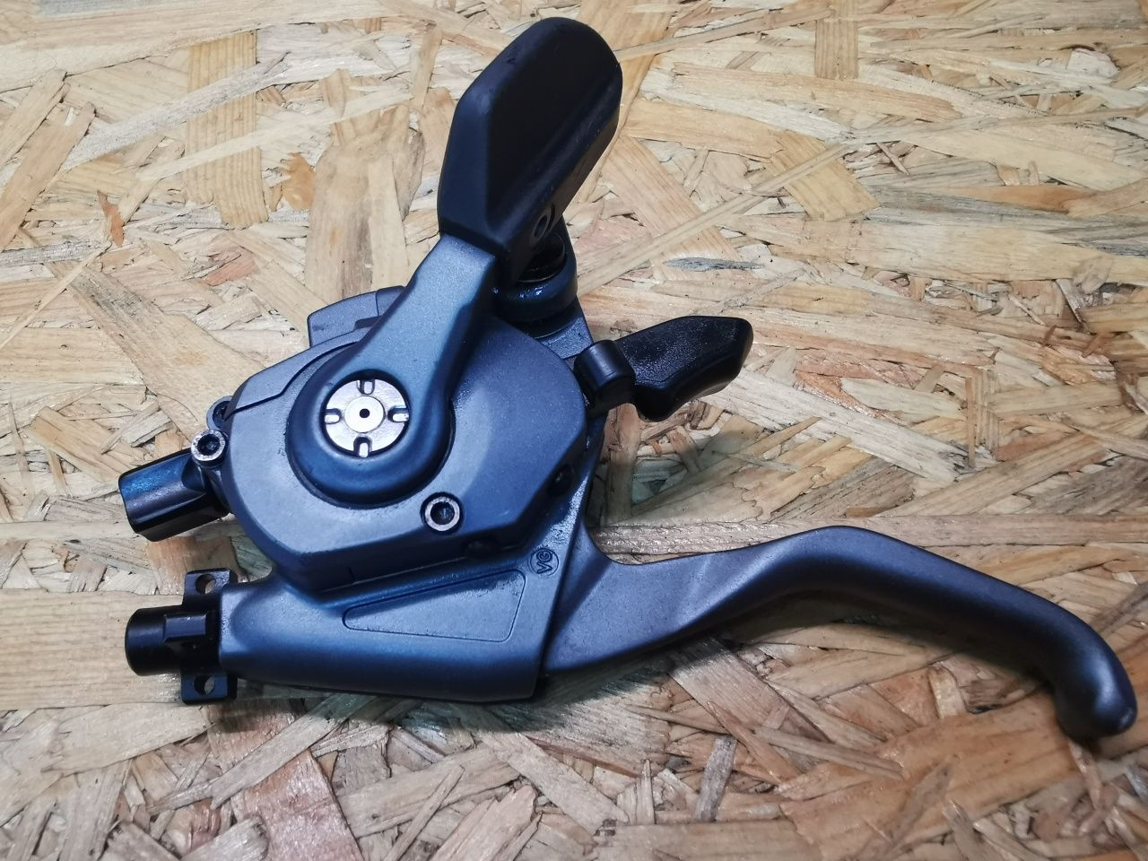 Prawa klamkomanetka Shimano XTR ST-M951 8s