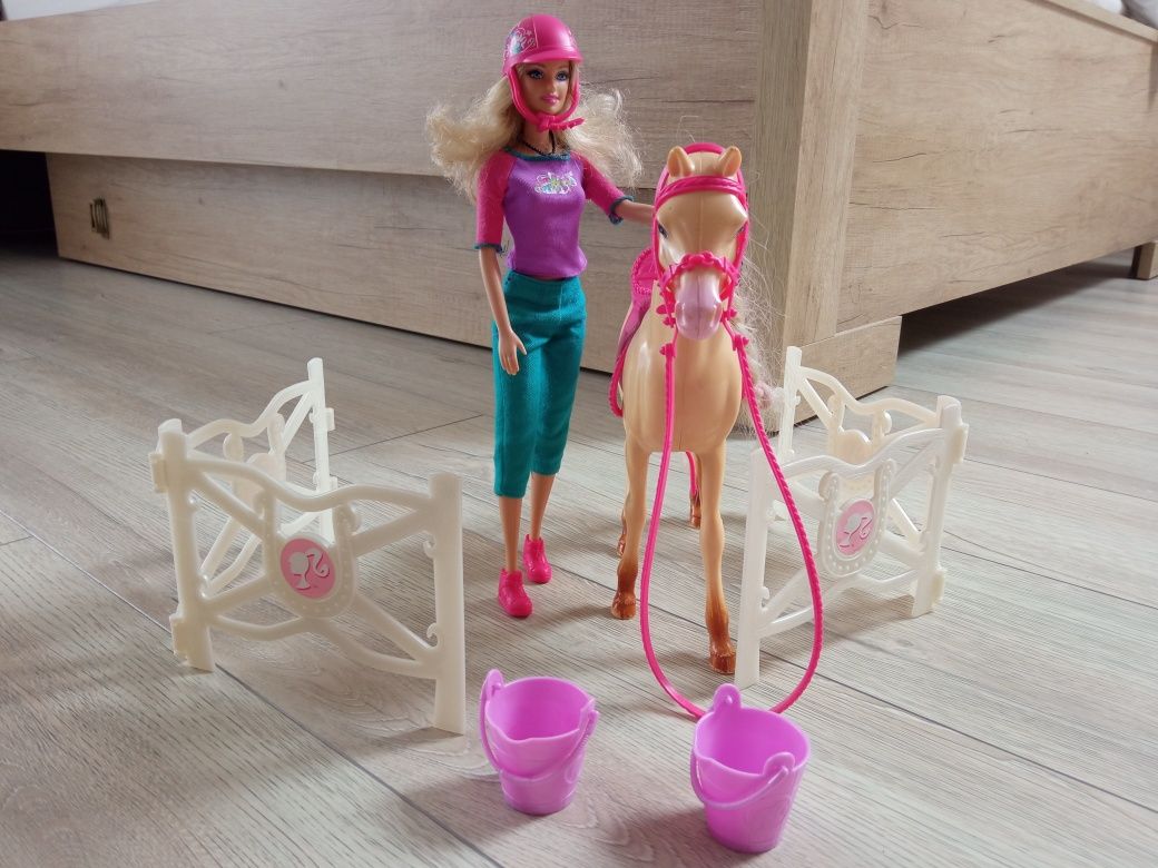 Barbie wraz z koniem