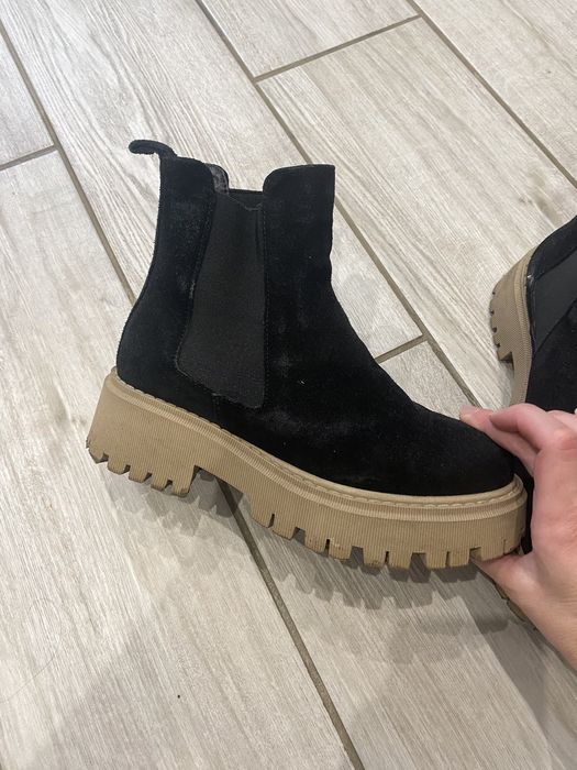 Замшеві ботинки черевики