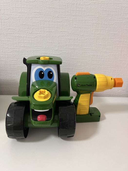 Ігровий набір Трактор John Deere Створи трактор