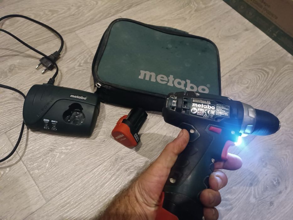 Шуруповерт Metabo