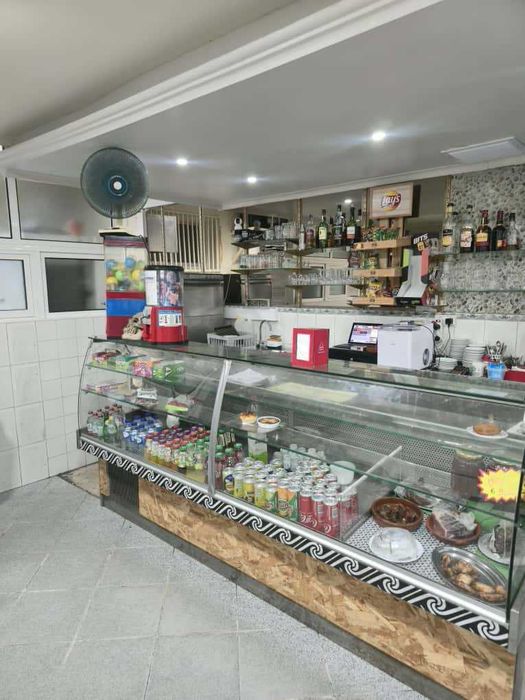 Café/Snack Bar Totalmente Equipado, em Torre da Marinha