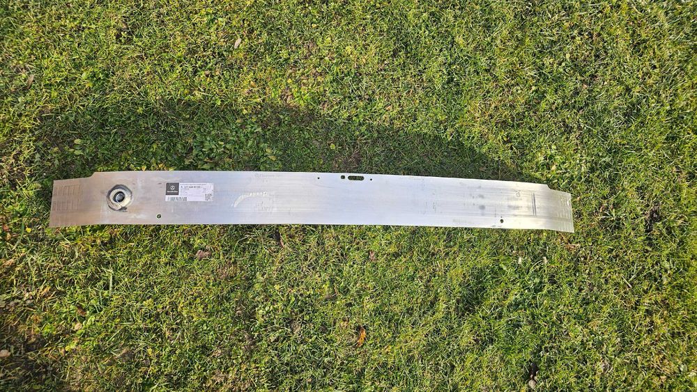 Belka zderzaka przedniego MERCEDES w177 w118 w247