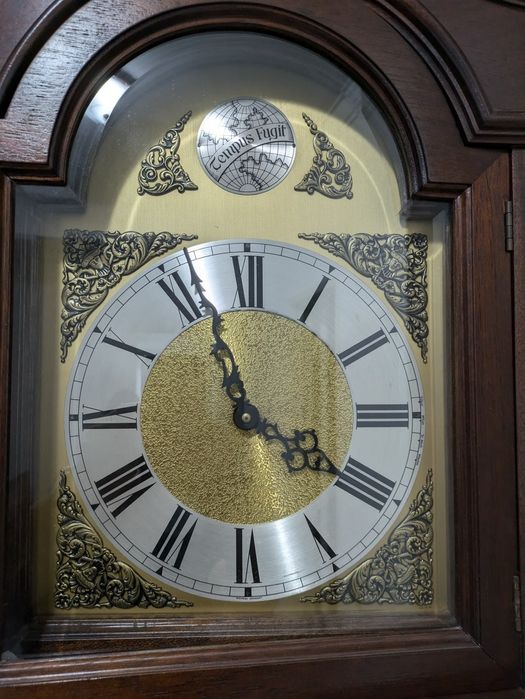 tempus fugit relógio pendular