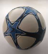 Футбольний  м'яч