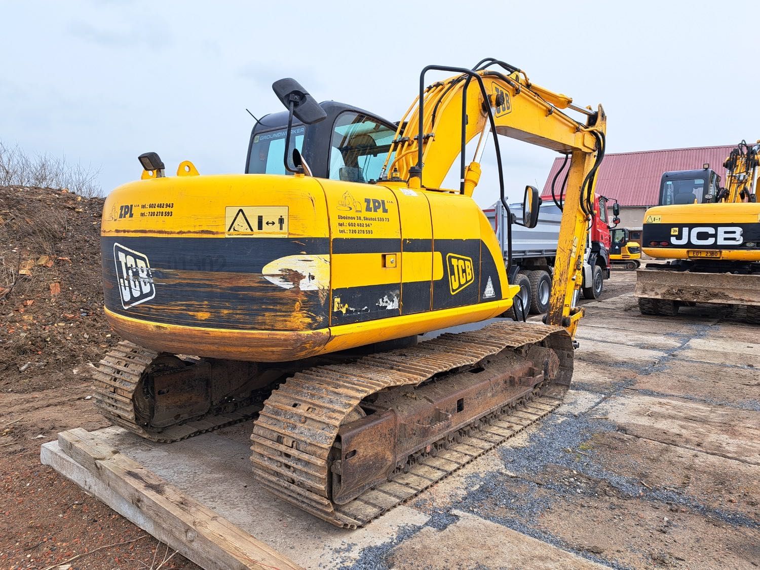 Екскаватор jcb js145