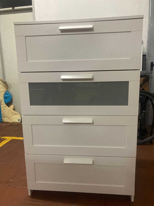Cómoda Brimes  IKEA / 4 gavetas