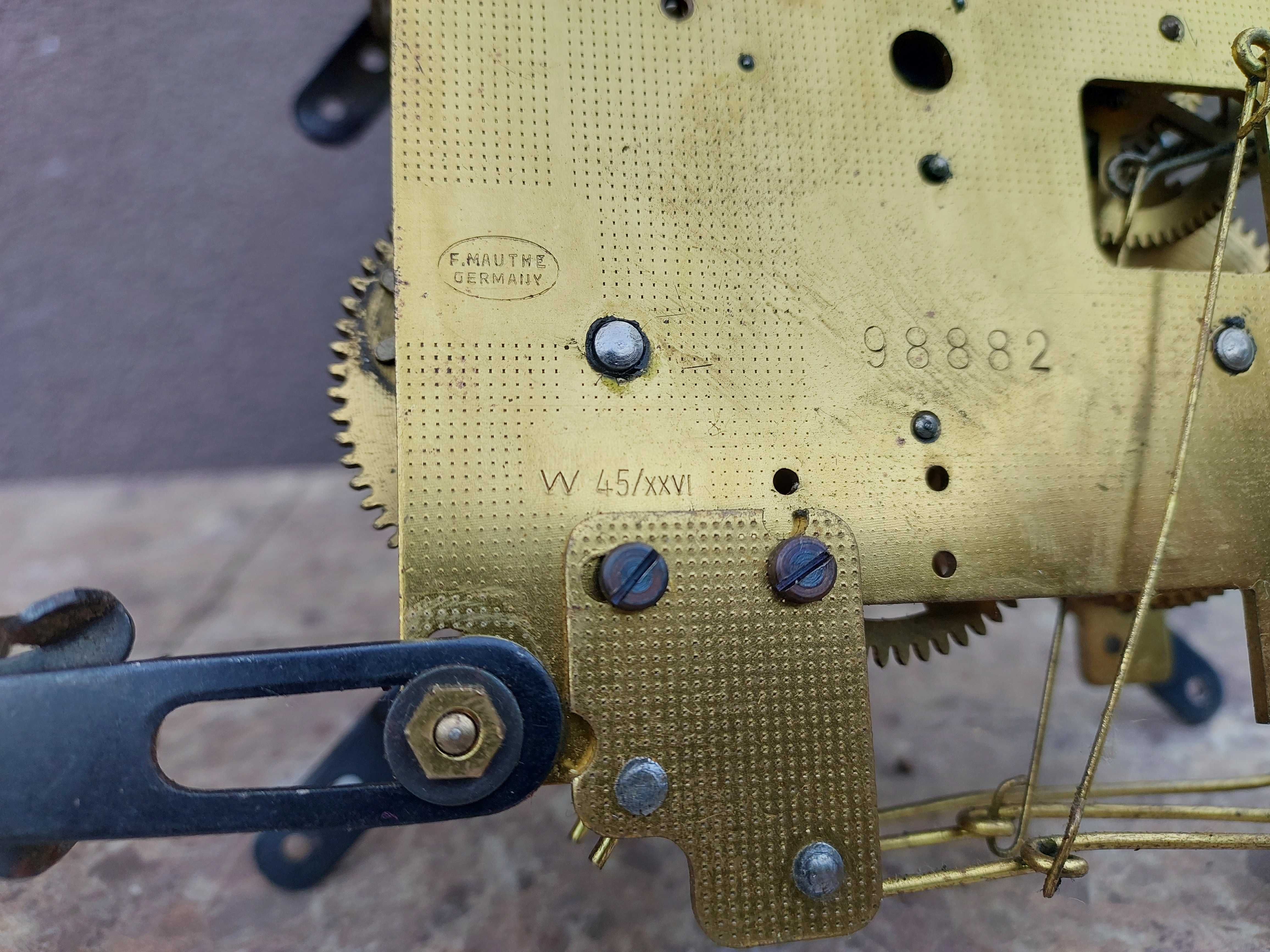 M037 Mechanizm zegara bufetowego Mauthe balansowy kominkowy